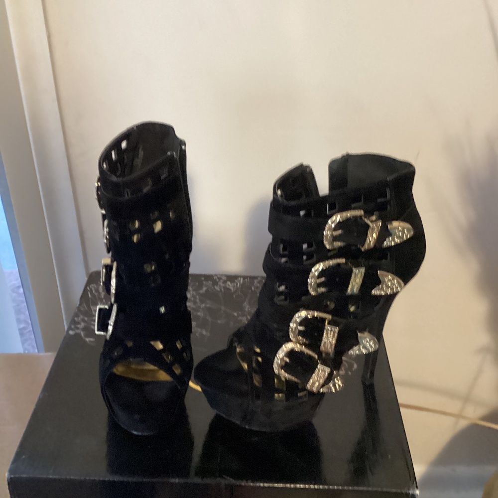 Women Black Suede Shoes 7 1/2